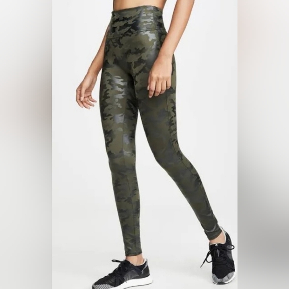 SPANX Camp Faux Leather leggings - Medium